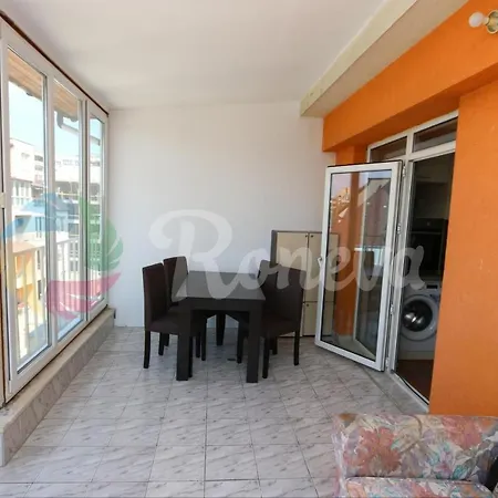 Roneva Spacious Apartment * Varna