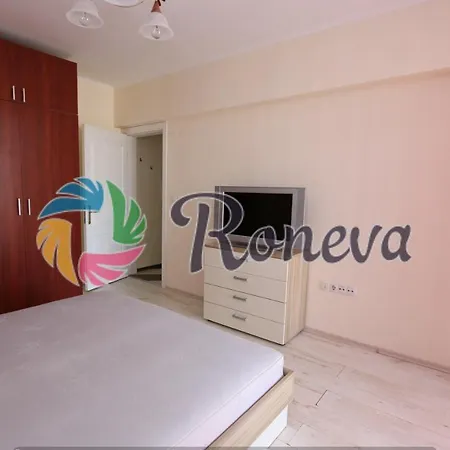 Roneva Spacious Apartment Apartamento Varna