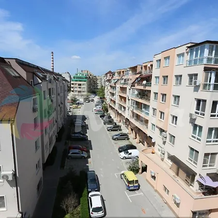 Roneva Spacious Apartment Apartamento *